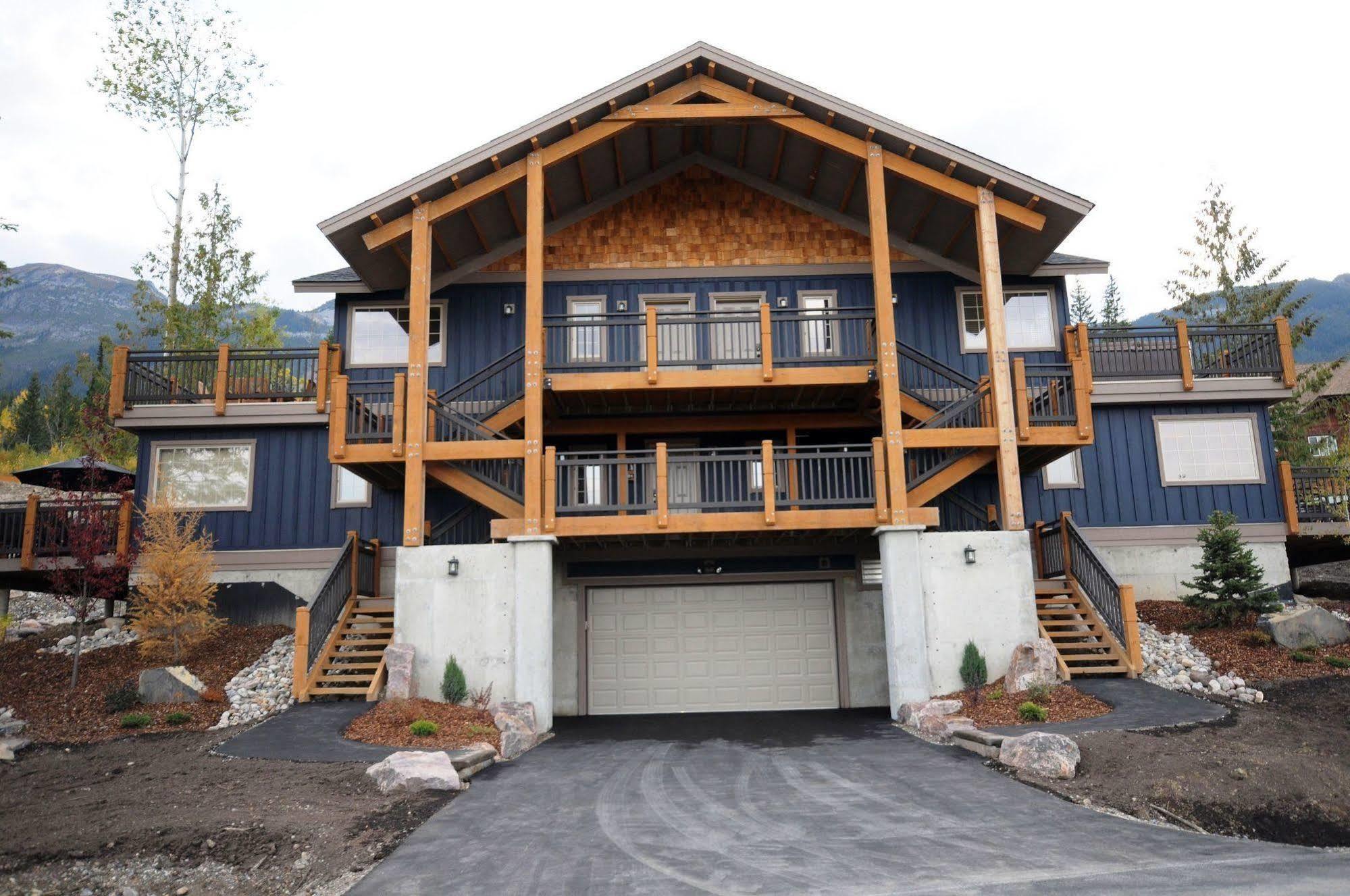 גולדן Aspens At Kicking Horse Mountain Resort מראה חיצוני תמונה